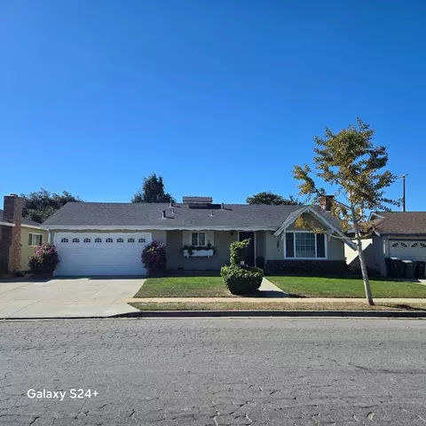 728 Saratoga Dr, Salinas, CA 93906