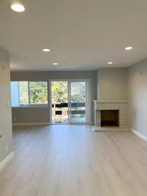 126 Gold Mine Dr, San Francisco, CA 94131