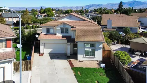441 Adrian Ct, Hollister, CA 95023