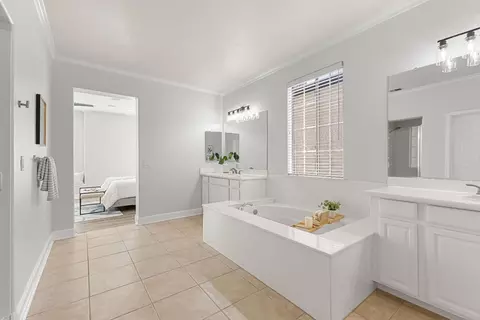 Bath - 940 Sunbonnet Loop, San Jose, CA 95125 photo 2 of 4