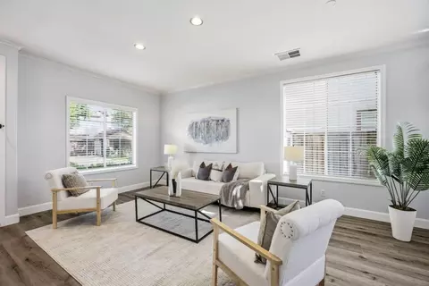 Living - 940 Sunbonnet Loop, San Jose, CA 95125 photo 1 of 3
