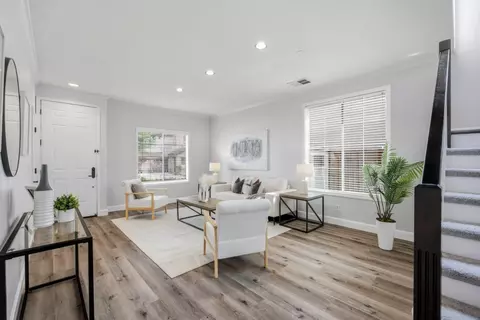 Living - 940 Sunbonnet Loop, San Jose, CA 95125 photo 2 of 3