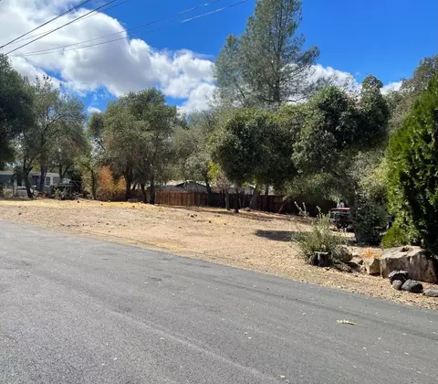 2901 10th St, Clearlake, CA 95422