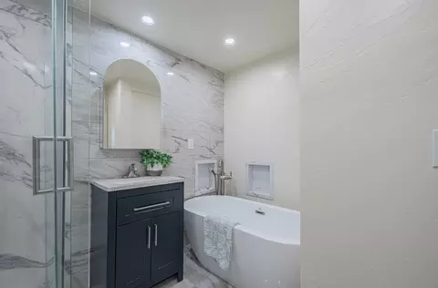 Bath - 22720 Picador Dr, Salinas, CA 93908 photo 3 of 5