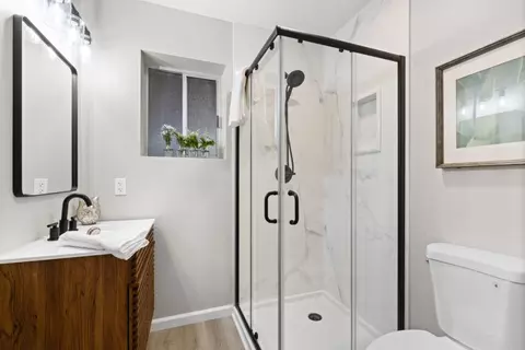 Bath - 1136 Oddstad Blvd, Pacifica, CA 94044 photo 3 of 3
