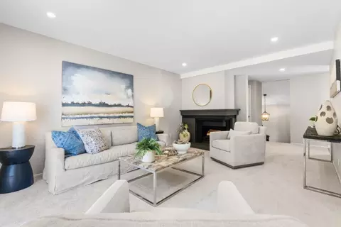 Living - 1136 Oddstad Blvd, Pacifica, CA 94044 photo 4 of 4