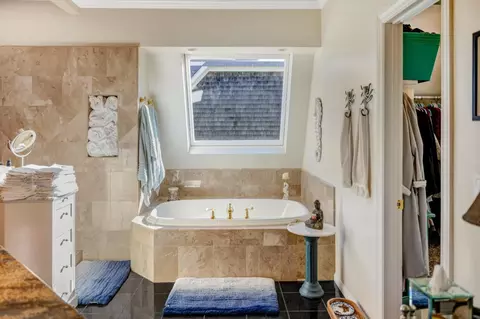 Bath - 127 16th St, Pacific Grove, CA 93950 photo 5 of 7
