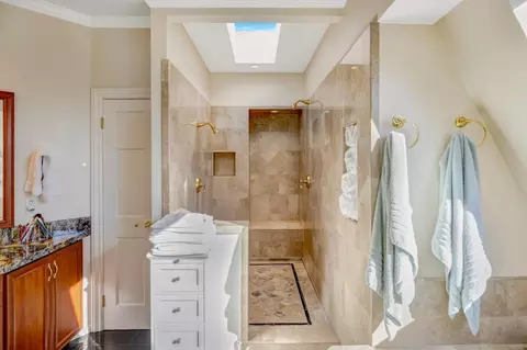 Bath - 127 16th St, Pacific Grove, CA 93950 photo 7 of 7