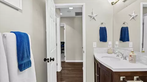 Bath - 17780 Berta Canyon Rd, Prunedale, CA 93907 photo 4 of 4