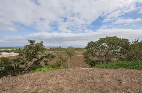 View/Area - 905 W Blanco Rd, Salinas, CA 93908 photo 3 of 3
