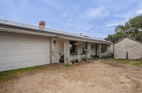 905 W Blanco Rd, Salinas, CA 93908