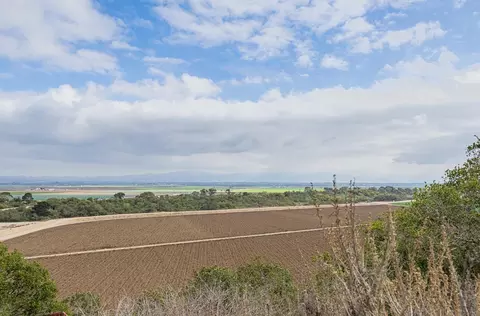 View/Area - 905 W Blanco Rd, Salinas, CA 93908 photo 1 of 3