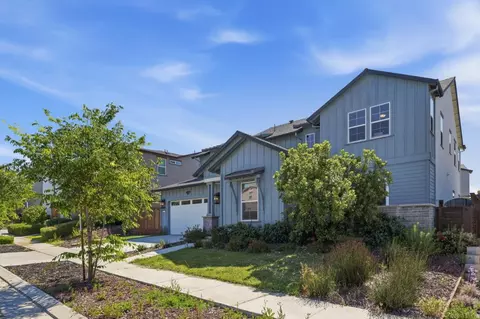 Exterior - 17214 Bowling Ct, Lathrop, CA 95330 photo 2 of 14