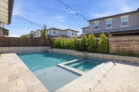 Exterior - 17214 Bowling Ct, Lathrop, CA 95330 photo 8 of 14