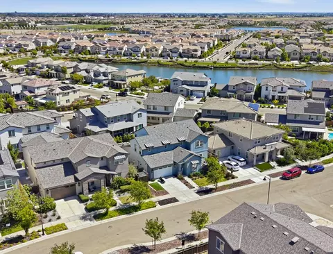 View/Area - 17214 Bowling Ct, Lathrop, CA 95330 photo 12 of 15