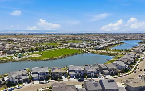View/Area - 17214 Bowling Ct, Lathrop, CA 95330 photo 2 of 15