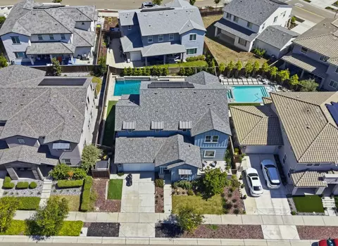 View/Area - 17214 Bowling Ct, Lathrop, CA 95330 photo 5 of 15