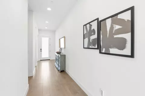 Entry Way - 17214 Bowling Ct, Lathrop, CA 95330 photo 9 of 10