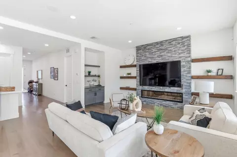 Living - 17214 Bowling Ct, Lathrop, CA 95330 photo 3 of 7