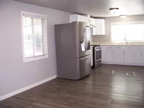 255 E Bolivar St 6, Salinas, CA 93906 photo 2
