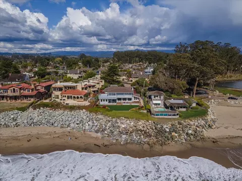 22780 E Cliff Dr, Santa Cruz, CA 95062