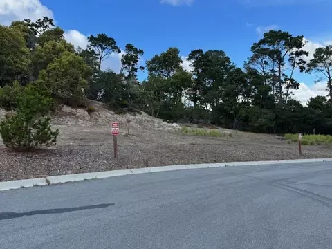 140 Stephen Pl, Monterey, CA 93940