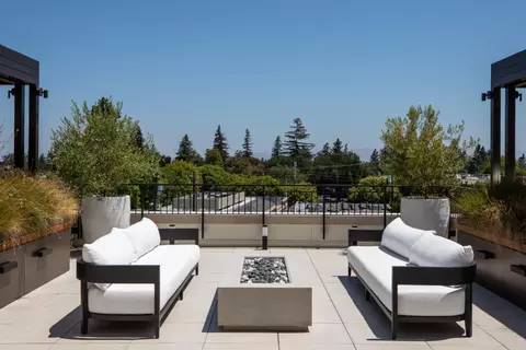 450 First St 204, Los Altos, CA 94022