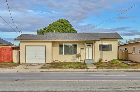 17 Williams Rd, Salinas, CA 93905