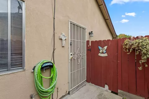 Exterior - 2012 W Rumble Rd, Modesto, CA 95350 photo 5 of 10