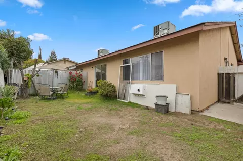 Exterior - 2012 W Rumble Rd, Modesto, CA 95350 photo 6 of 10