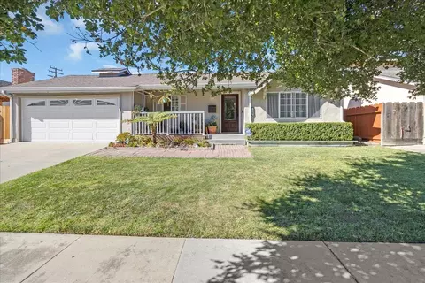 1043 Heather Dr, Salinas, CA 93906