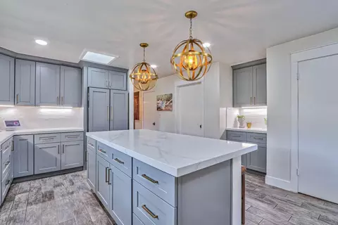 Kitchen - 180 San Benancio Rd, Salinas, CA 93908 photo 5 of 5