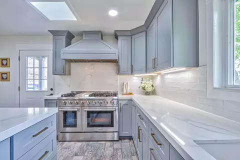 Kitchen - 180 San Benancio Rd, Salinas, CA 93908 photo 4 of 5