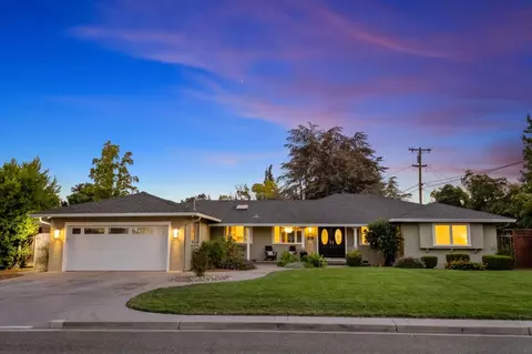 19920 Viewridge Dr, Saratoga, CA 95070