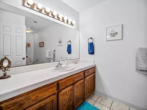 Bath - 1056 Padre Dr 8, Salinas, CA 93901 photo 3 of 3