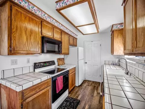 Kitchen - 1056 Padre Dr 8, Salinas, CA 93901 photo 1 of 2