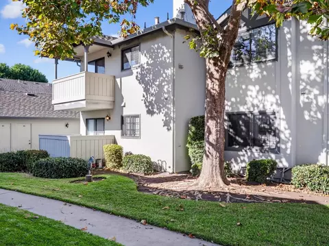 Exterior - 1056 Padre Dr 8, Salinas, CA 93901 photo 7 of 11