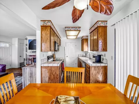 Dining - 1056 Padre Dr 8, Salinas, CA 93901 photo 2 of 3