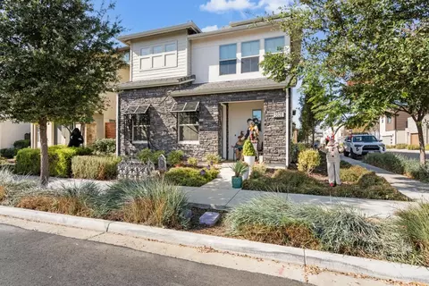 5828 Iron Horse Pkwy, Dublin, CA 94568