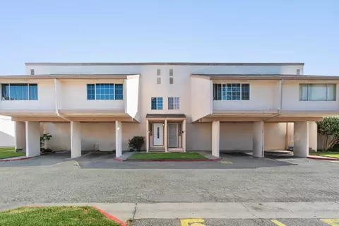 912 Acosta Plz 11, Salinas, CA 93905