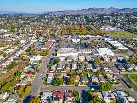 View/Area - 2114 Teakwood St, Vallejo, CA 94591 photo 7 of 12