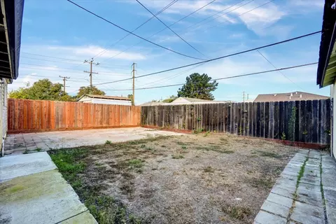 Exterior - 2114 Teakwood St, Vallejo, CA 94591 photo 4 of 7