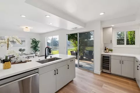 Kitchen - 93 Caribe Isle, Novato, CA 94949 photo 4 of 4