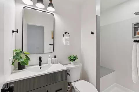 Bath - 93 Caribe Isle, Novato, CA 94949 photo 5 of 6