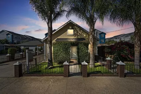 7621 Forest St, Gilroy, CA 95020