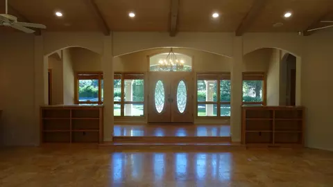 Living - 529 Corral De Tierra Rd, Salinas, CA 93908 photo 3 of 4