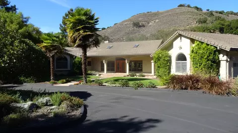 529 Corral De Tierra Rd, Salinas, CA 93908