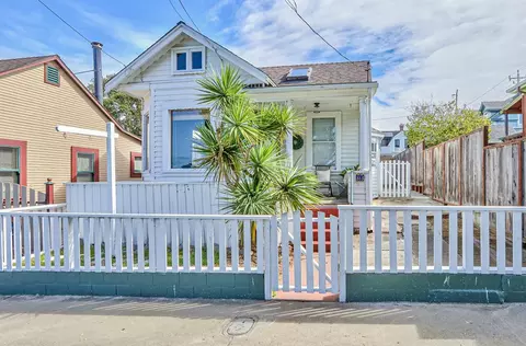 515 13th St, Pacific Grove, CA 93950