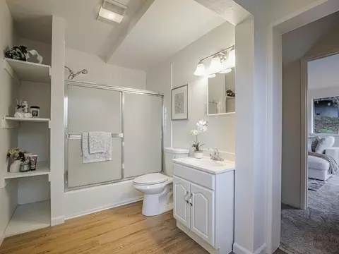 Bath - 538 Cuesta Dr, Aptos, CA 95003 photo 4 of 4