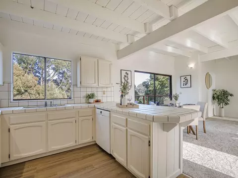 Kitchen - 538 Cuesta Dr, Aptos, CA 95003 photo 4 of 4